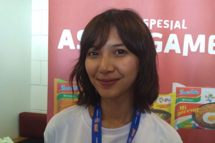 Sheila Dara usai mengikuti pawai obor atau torch relay Asian Games di kawasan Cipayung, Jakarta Timur, Rabu (15/8/2018).