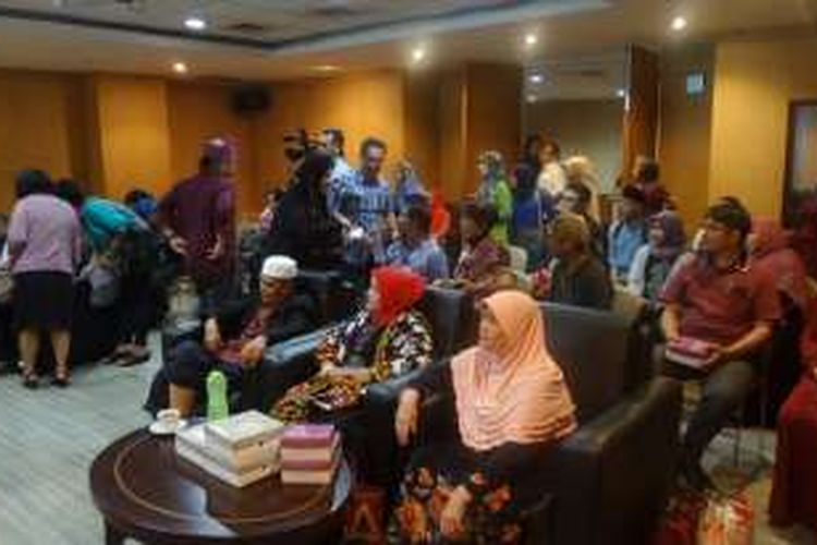 Perpustakaan MPR RI bekerja sama dengan Sana Sini Seni Jakarta menggelar acara bertajuk Merawat Bahasa Daerah di Ruang Presentasi Perpustakaan MPR RI, Senayan, Jakarta, Kamis (17/11/2016).