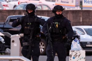 Warga Lumpuhkan Penembak Bondi Beach Seorang Diri, Selamatkan Banyak Nyawa