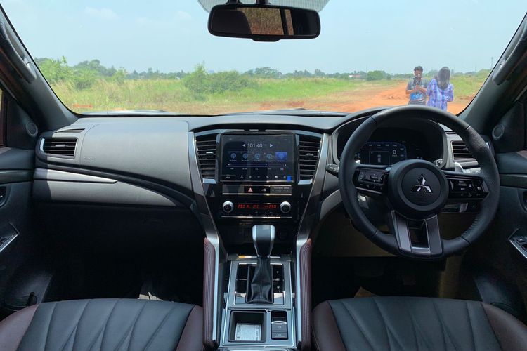 Interior New Pajero Sport