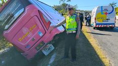 Bus Masuk Parit Jalan Tol Semarang-Solo, Dua Orang Meninggal Dunia