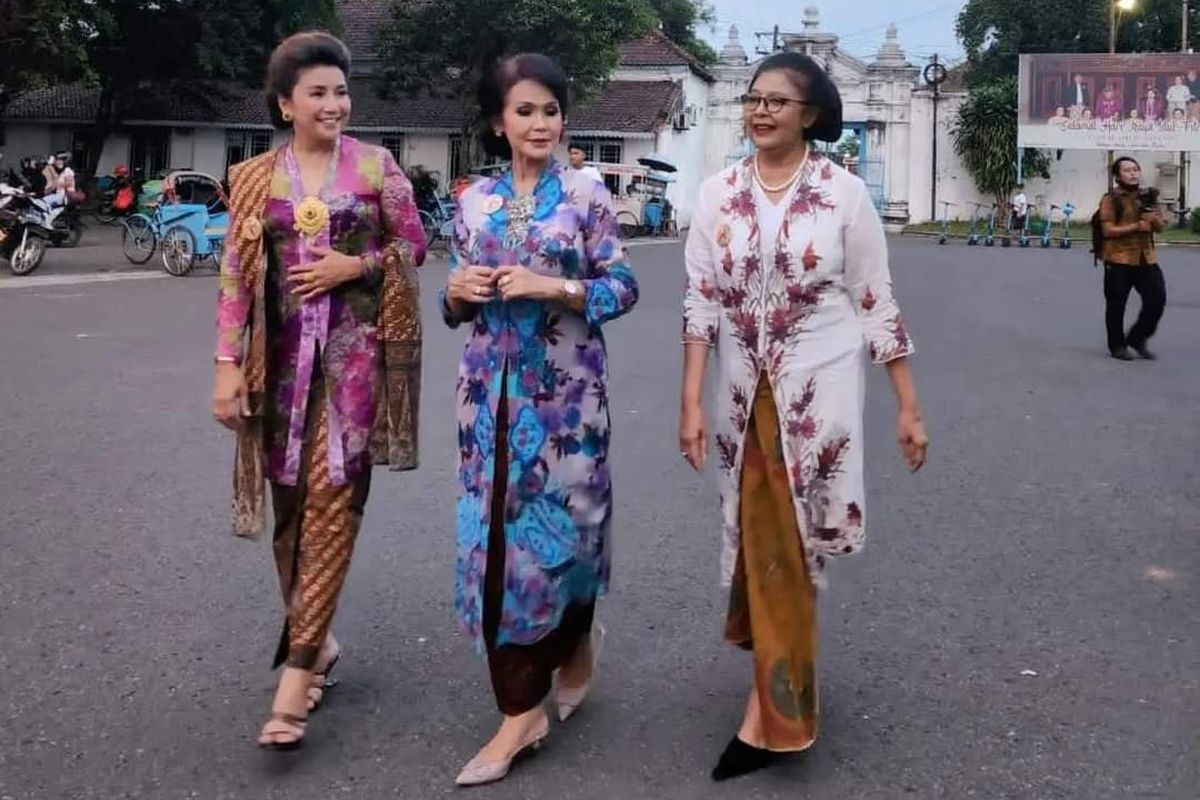 Pernah Jadi Pakaian Sehari-hari, Kenapa Kini Kebaya Dipakai di Acara  Tertentu Saja?