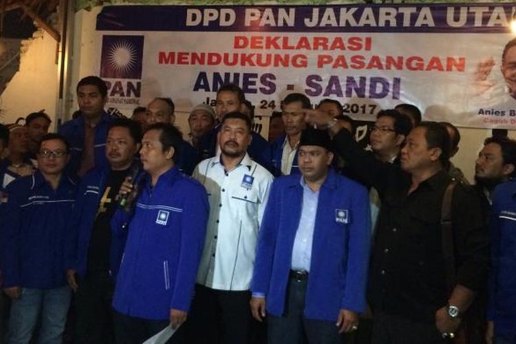 DPD Partai Amanat Nasional (PAN) Jakarta Utara mengalihkan dukungan kepada pasangan calon gubernur-wakil gubernur, Anies Baswedan-Sandiaga Uno pada putaran kedua Pilkada DKI Jakarta 2017, Jumat (24/2/2017).