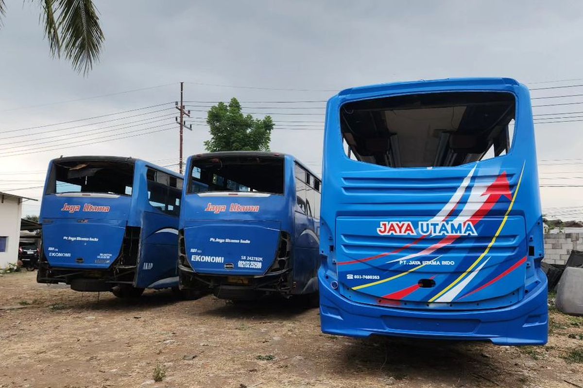 Rombak bodi bus Jaya Utama