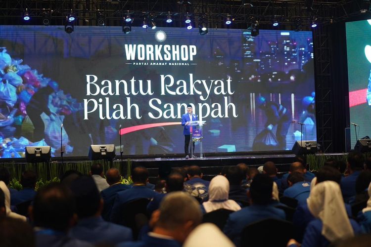 Ketua Umum PAN Zulkifli Hasan memberikan arahan dalam Workshop Nasional Fraksi DPRD PAN se-Indonesia di Jakarta, Minggu (7/6/2026). 