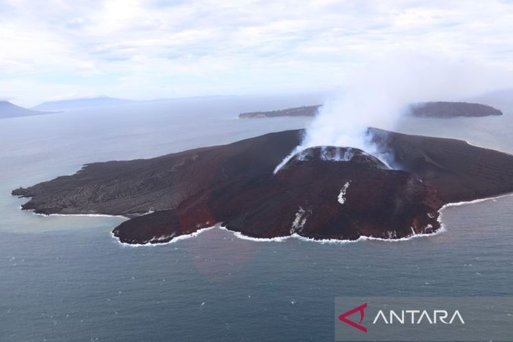 Gunung Anak Krakatau, gunung yang ada di bawah laut.