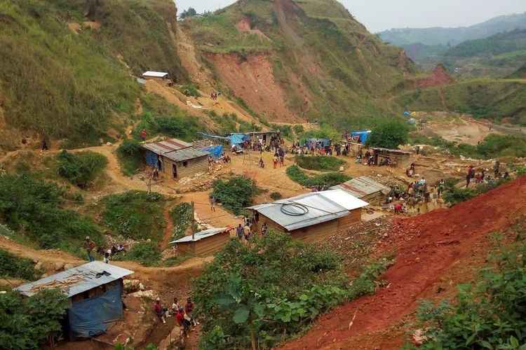 Operasi penyelamatan digelar di tambang emas Kamituga, Kongo. Tambang tersebut dilaporkan longsor dengan 50 orang tewas.