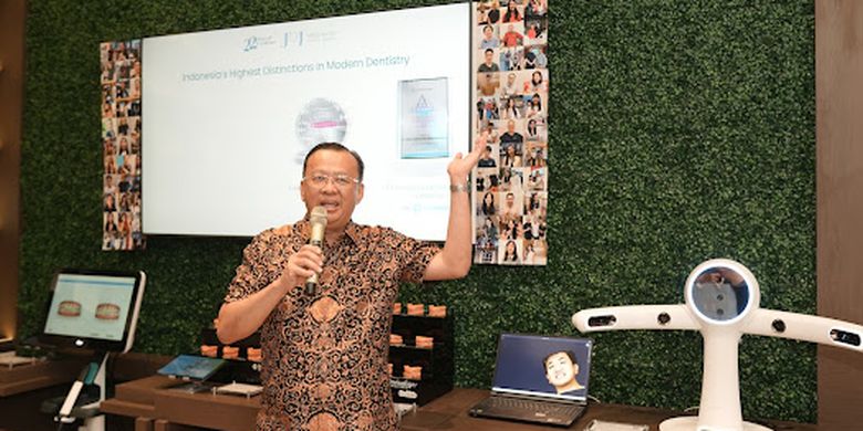 Founder JNJ Specialist Dental Centre, drg.Jeddy Sp.KGA