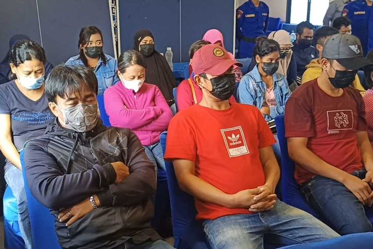 Para calon Pekerja Migran Indonesia (PMI) yang akan dikirim secara ilegal ke Malaysia. Mereka diselamatkan oleh Jajaran Direktorat Polisi Air dan Udara (Ditpolairud) Polda Kepri.