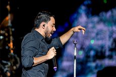 Obati Kerinduan pada Linkin Park di Konser Mike Shinoda Jakarta