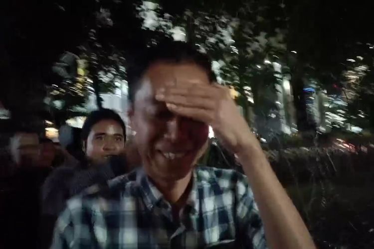 Eks Dirjen Kemenaker Haryanto Tutup Muka Usai 9,5 Jam Diperiksa KPK