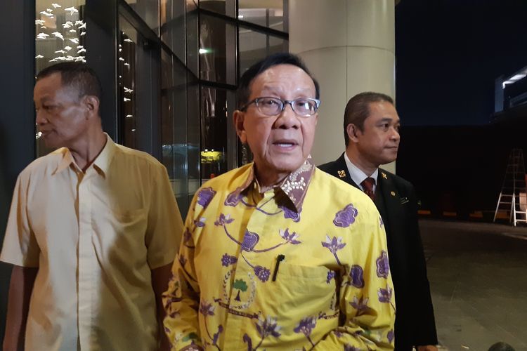 Wakil Ketua Dewan Kehormatan Partai Golkar Akbar Tandjung di Solitaire Hotel, Kabupaten Tangerang, Senin (2/12/2019) malam.