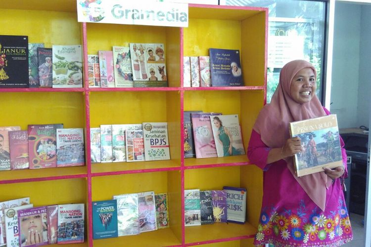 Nursyida Syam, pendiri Klub Baca Perempuan dari Lombok Utara