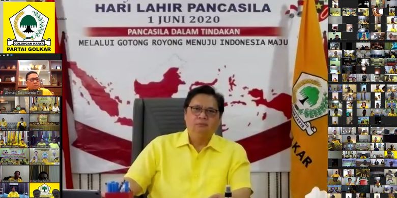 Ketua Umum Partai Golkar, Airlangga Hartarto dalam Rapat Koordinasi Teknis (Rakornis) Pemenangan Pemilu Dewan Pimpinan Pusat (DPP) Partai Golkar yang digelar secara virtual, Senin (01/06/2020).
