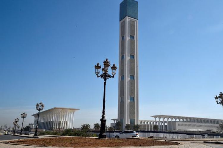 Masjid Agung Algiers atau Djamaa El Djazair di Algeria tersebut memecahkan rekor dengan minaret tertinggi di dunia. 