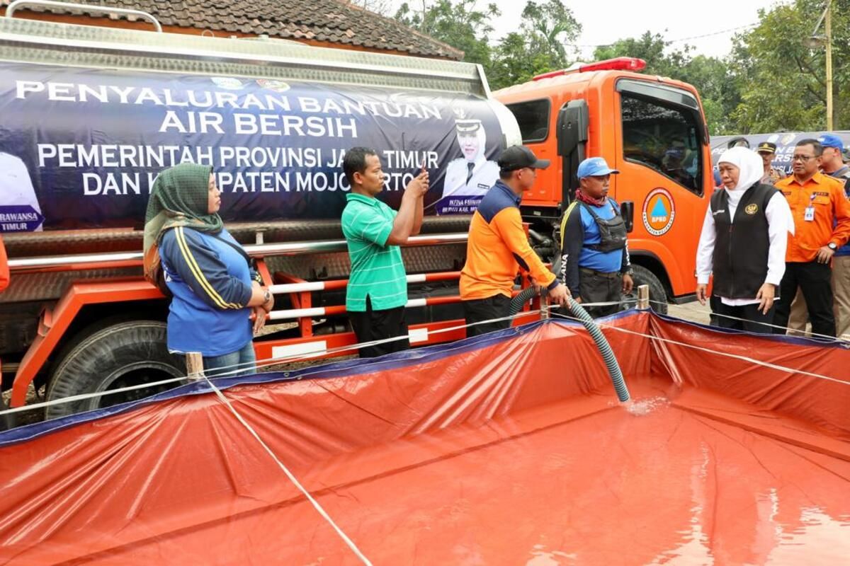 3 desa di kaki Gunung Penanggungan Mojokerto disuplai air bersih karena mengalami kekeringan kritis.