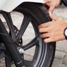 Saat Ban Motor Kempis Jangan Dipaksa Jalan, Ini Akibatnya