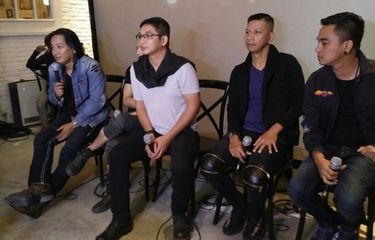 Band Ungu merilis single berjudul Setengah Gila di Mica Caffe, Kota Kasablanka, Jakarta Selatan, Kamis (9/3/2017). Perilisan itu bertepatan dengan Hari Musik Nasional yang diperingati di tanggal yang sama.