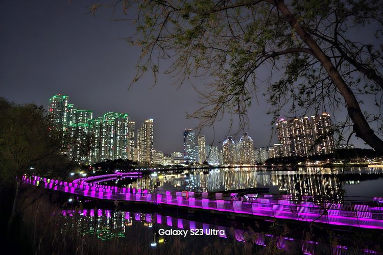 Menikmati city light Korea Selatan dari Gwanggyo Lake Park, Suwon.