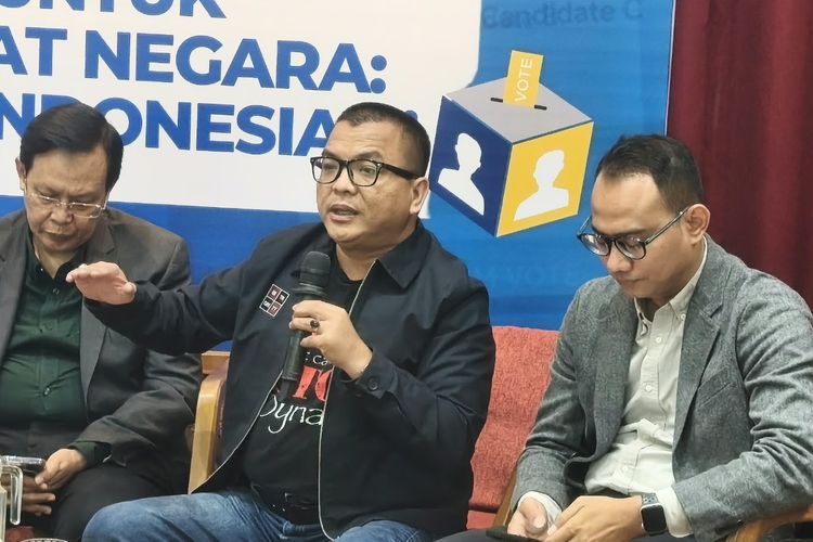 Pesan Denny Indrayana soal Demo Besok: Harus Berhati-hati