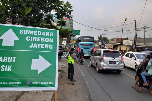 Jalur Tengah Sumedang Padat, One Way Diberlakukan, Kendaraan dari Cirebon Dialihkan ke Jalur Alternatif Subang