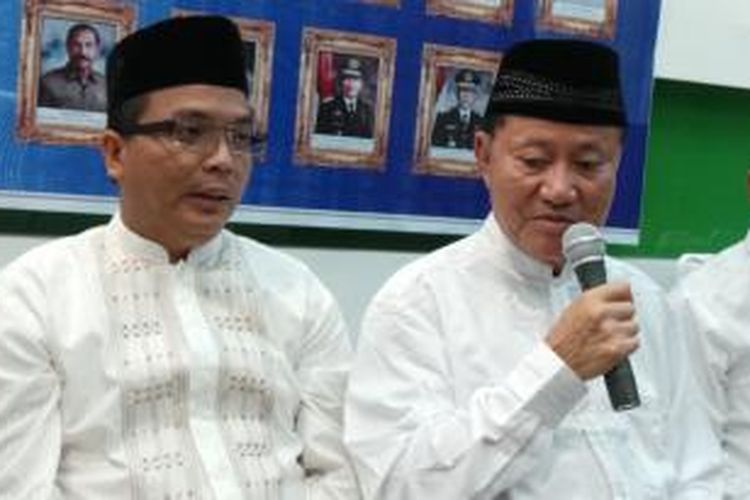 Menteri Hukum dan HAM (kanan) Amir Syamsuddin bersama Wakil Menteri Hukum dan HAM Denny Indrayana