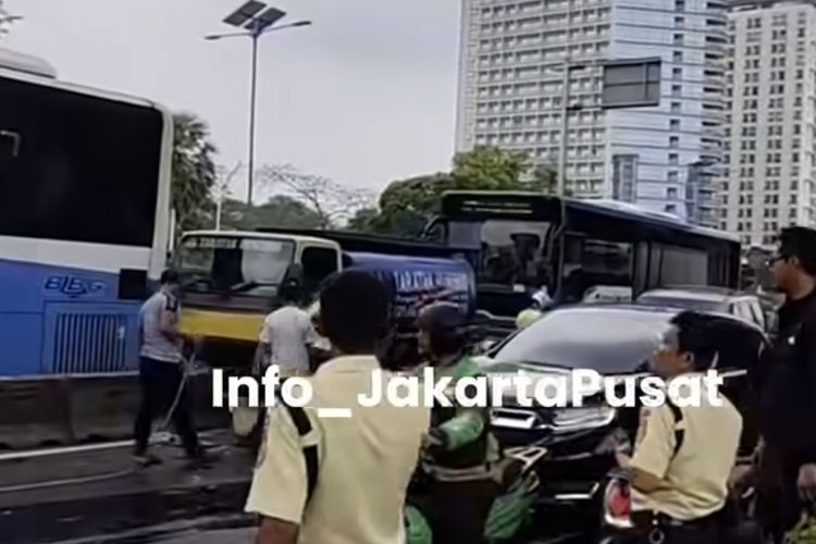 Sopir Truk Penabrak Bus Transjakarta di Pancoran Jaksel Diperiksa Urine