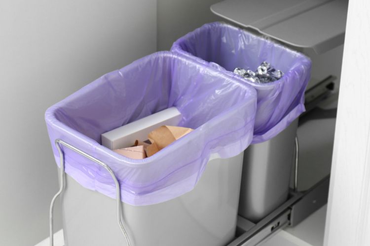 Ilustrasi tempat sampah di dapur. 