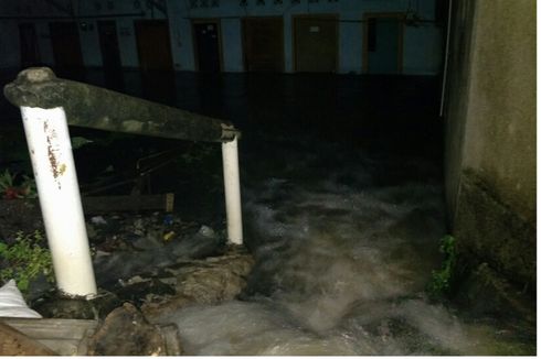 Tanggul Kali Laya di Depok Jebol, 10 Rumah Terendam Banjir