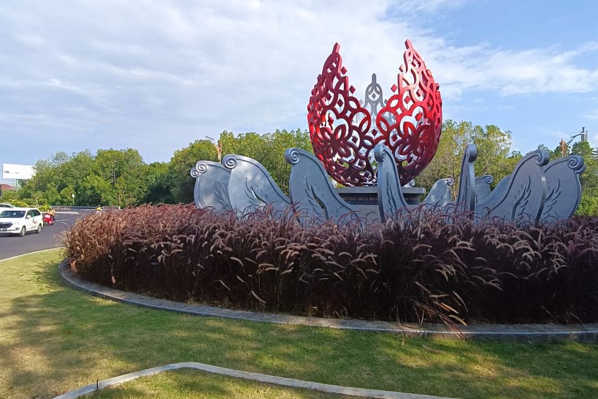 Monumen G20 yang terletak di tepi jalan masuk kawasan Taman Hutan Raya (Tahura) I Gusti Ngurah Rai, Jalan Bypass Ngurah Rai, Denpasar, Bali. KOMPAS.COM/ Yohanes Valdi Seriang Ginta