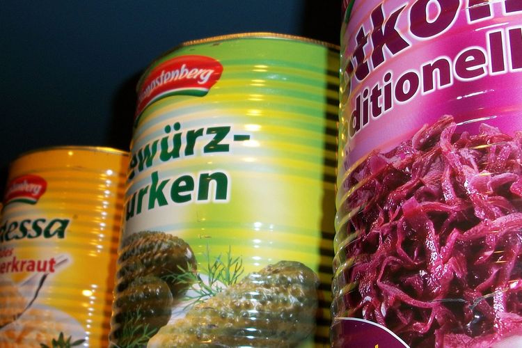 Cara Membuka Makanan Kaleng Tanpa Pembuka Kaleng