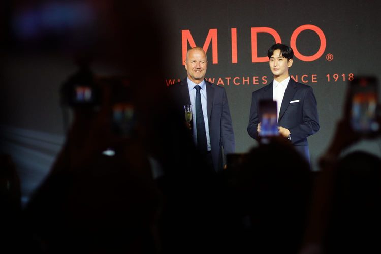 CEO Mido Franz Linder bersama brand ambassador Mido, Kim Soo Hyun 