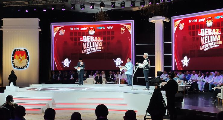 Saat Anies Bertepuk Tangan Usai Prabowo Singgung Program Makan Gratis...