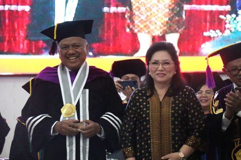 Miliki Banyak Prestasi dan Inovasi, Gubernur Olly Terima Gelar Doktor Honoris Causa dari Unsrat