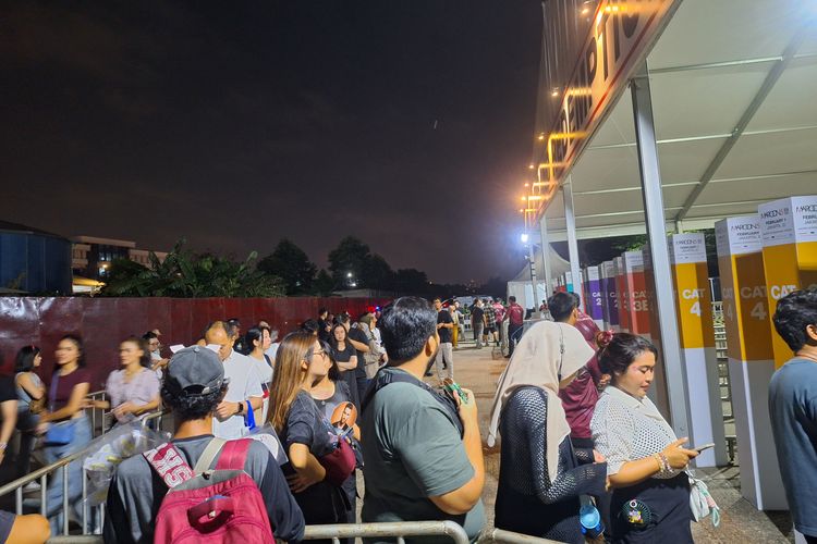 Cerita Penonton Rela Pakai Uang Tabungan untuk Nonton Maroon 5, Belasan Tahun Ngefans