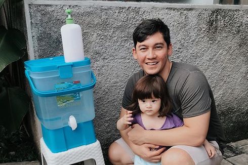 Samuel Zylgwyn Bikin Tempat Cuci Tangan di Depan Rumah, Fans Terinspirasi
