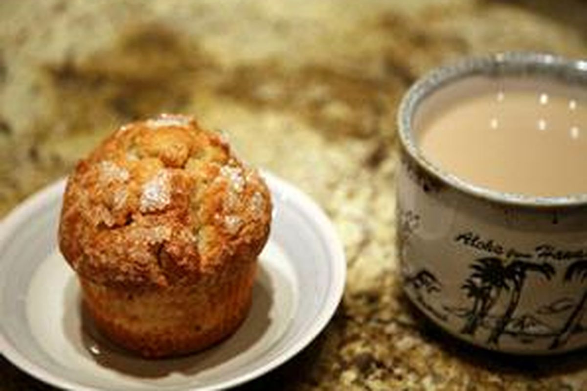 Sarapan dengan blueberry muffin dan vanilla latte memang sedap, namun ingat kalorinya.