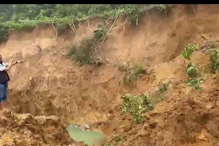 Empat Pendulang Emas di Solok Selatan Tertimbun Longsor, Polisi: Nekat Ambil Emas di Tebing Terjal