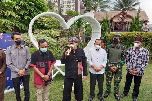 Pakai Baju Baduy Seperti Jokowi, Sandiaga Uno: Sangat Nyaman, Bisa Ditawarkan ke Wisatawan