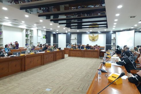 Masalah PPDB DKI Dibawa ke DPR, Anies Pun Dinilai Menambah Beban Warga