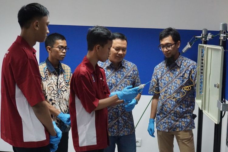 PT Tower Bersama Infrastructure Tbk (TBIG) memberi pelatihan dan magang pada siswa SMK 11 Maret, Cikarang.