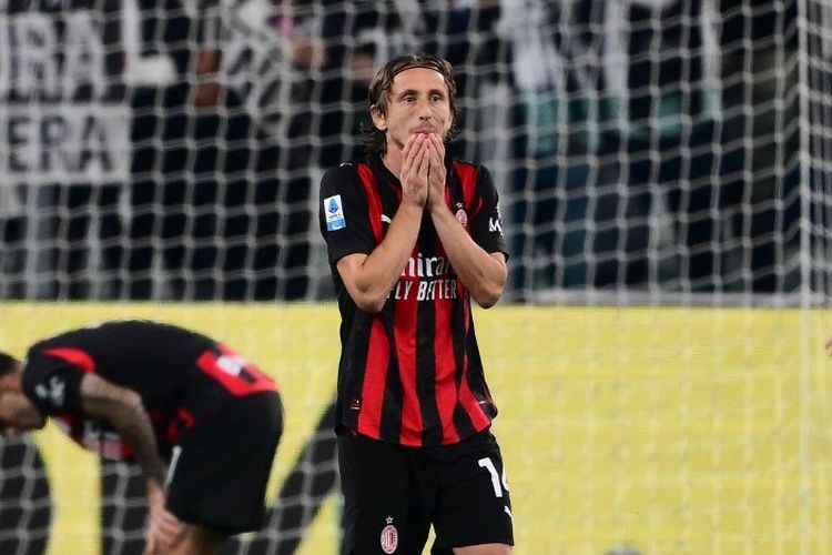 Reaksi Luka Modric setelah Christian Pulisic gagal mengeksekusi penalti pada pertarungan Juventus vs AC Milan yang berlangsung di Allianz Stadium, Turin, pada Senin (6/10/2025) mulai pukul 01.45 WIB.