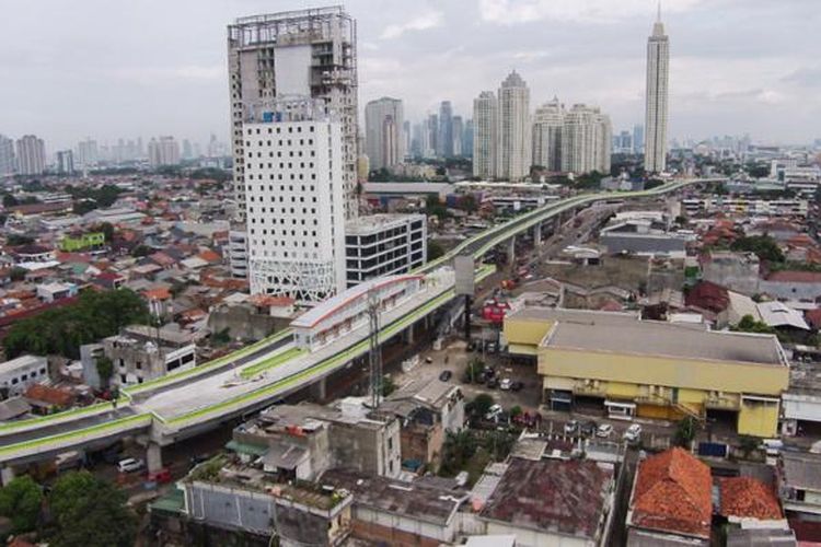 Halte transjakarta Kebayoran Lama di Koridor 13, rute Ciledug - Kapten Tendean, Jakarta, Rabu (18/1/2017). Jalur transjakarta sepanjang 9,3 kilometer ini akan dilengkapi 12 halte dan direncanakan beroperasi mulai Juni 2017.
