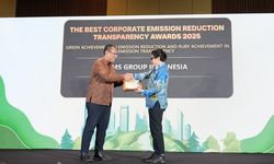 Tegaskan Langkah Hijau, MMSGI Sabet Penghargaan The Best Corporate Transparency and Emission Reduction Award 2025