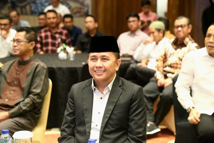 Penjabat (Pj) Gubernur Sumatera Selatan (Sumsel) Agus Fatoni dalam mengikuti Rapat Koordinasi (Rakor) Ketenagakerjaan Tahun 2024, Senin (25/3/2024).