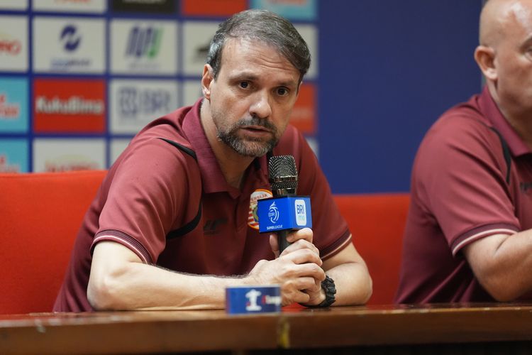 Pelatih Persija Pasang Badan untuk Cyrus Margono dan Shayne Pattynama