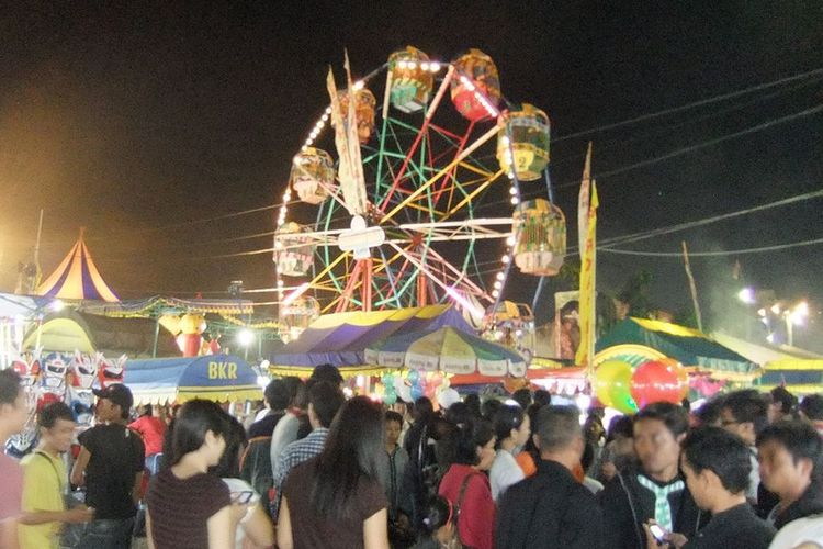 Situasi pasar malam Sekaten Jogja pada 2011.