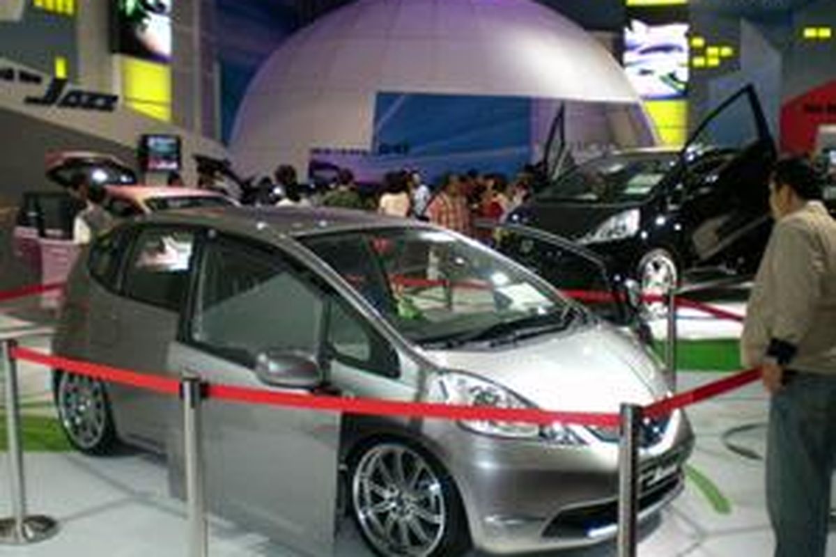 All New Honda Jazz model pintu geser cukup menarik perhatian