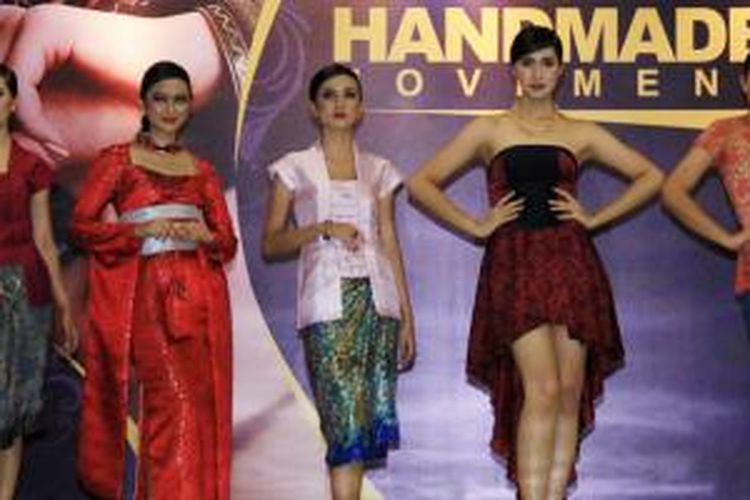 Koleksi busana SwansTwenty.