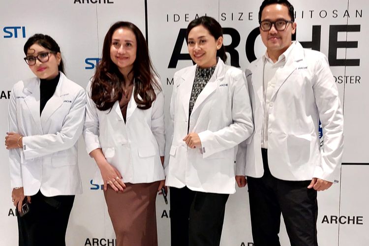 Dari kiri ke kanan: dr.Agnes Nidia Sp.DVE, dr.Ruri Diah Pamela Sp.DVE, dr.Nilam Permatasari Sp.BRE, dan dr.Panji Respati Sp.DVE.